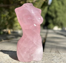 Load image into Gallery viewer, Natural Rose Quartz Female Model,Crystal Skull, Female Model Carving,Home Decor,Crystal gift
